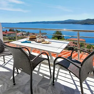 Thea Aparthotel Pyrgadikia
